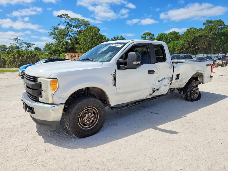 49638466 :رقم المزاد ، 1FT7X2B68HED29972 vin ، 2017 Ford F250 مزاد بيع