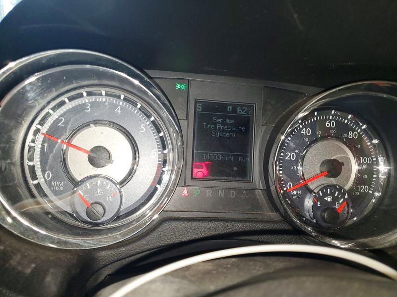 49757996 :رقم المزاد ، 2A4RR8DG6BR656404 vin ، 2011 Chrysler Town & Country مزاد بيع