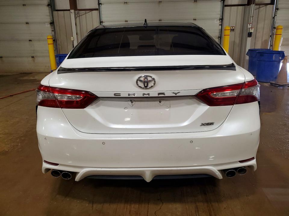 49457016 :رقم المزاد ، 4T1B61HK9KU239489 vin ، 2019 Toyota Camry مزاد بيع