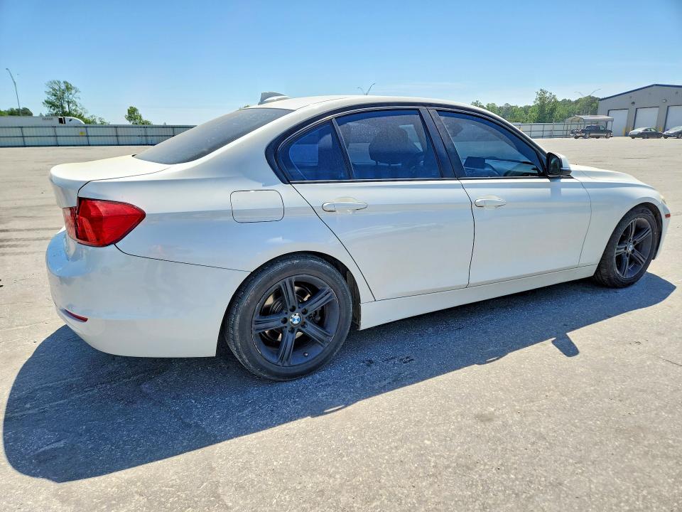 50777376 :رقم المزاد ، WBA3C1C57EK116273 vin ، 2014 Bmw 328 مزاد بيع