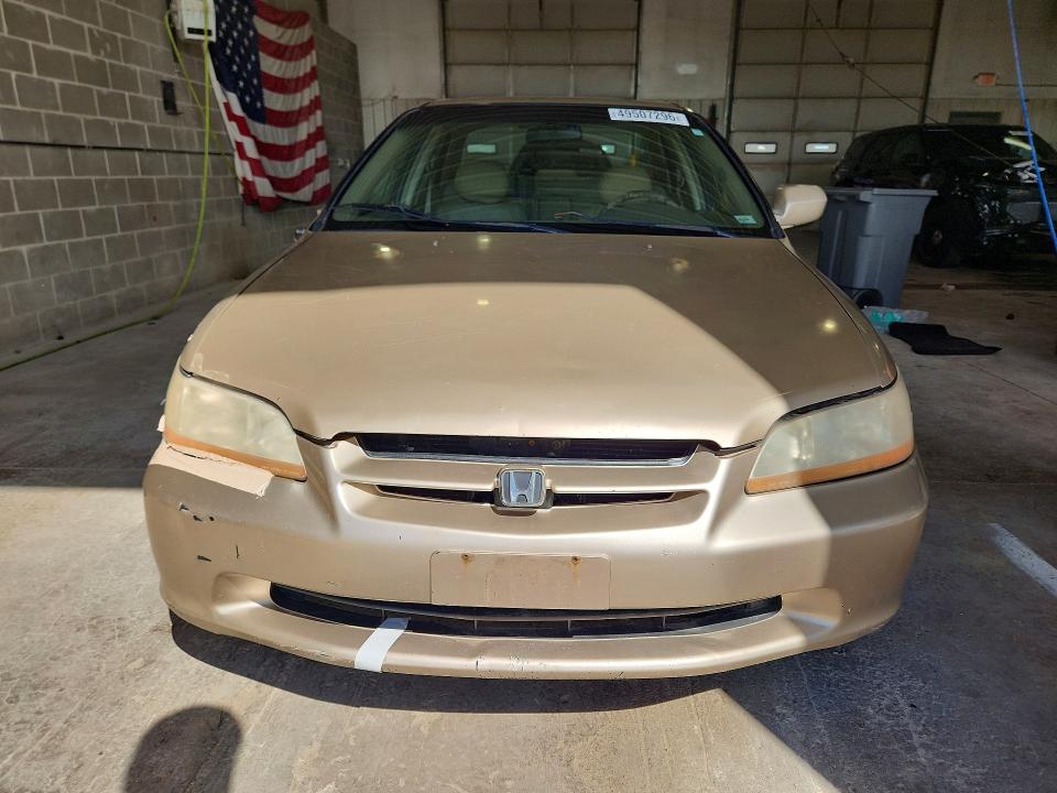 2000 Honda Accord მანქანა იყიდება აუქციონზე, vin: 1HGCG6586YA099781, აუქციონის ნომერი: 49507296