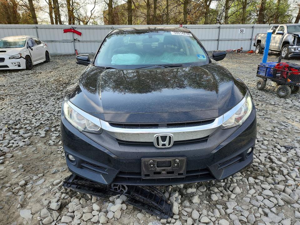 50014216 :رقم المزاد ، JHMFC1F39JX031604 vin ، 2018 Honda Civic مزاد بيع
