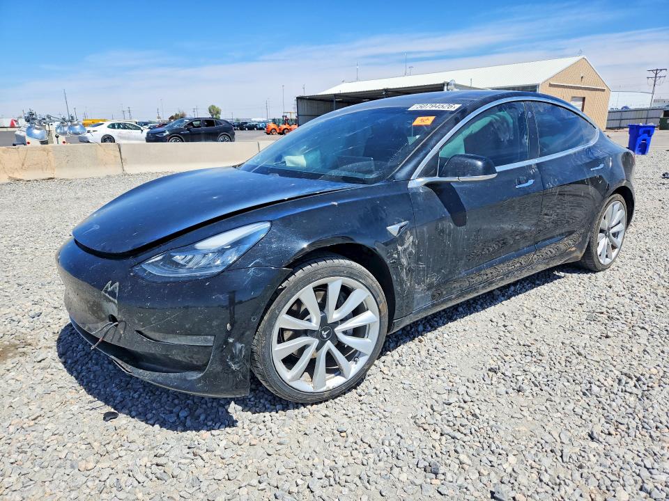 2018 Tesla Model 3 მანქანა იყიდება აუქციონზე, vin: 5YJ3E1EA3JF176243, აუქციონის ნომერი: 52926136