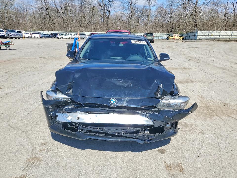 49140796 :رقم المزاد ، WBA3C3G50FNT51698 vin ، 2015 Bmw 320 مزاد بيع
