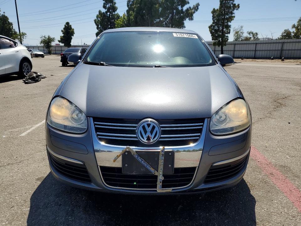 2010 Volkswagen Jetta მანქანა იყიდება აუქციონზე, vin: 3VWAZ7AJ2AM131193, აუქციონის ნომერი: 51571566