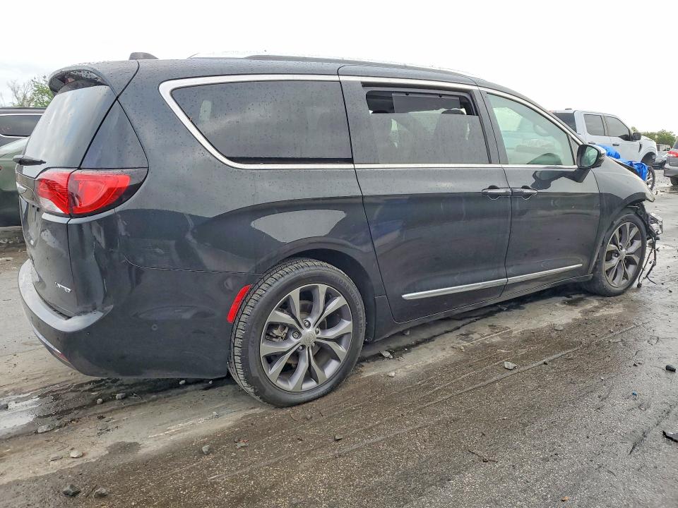 48476996 :رقم المزاد ، 2C4RC1GG6HR747904 vin ، 2017 Chrysler Pacifica مزاد بيع