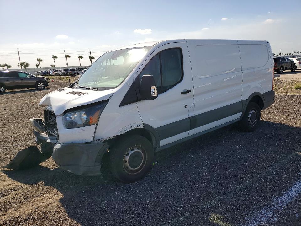 50277356 :رقم المزاد ، 1FTNR1YM5FKB32970 vin ، 2015 Ford Transit مزاد بيع