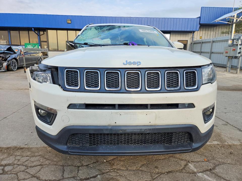 49516466 :رقم المزاد ، 3C4NJDBB9JT259017 vin ، 2018 Jeep Compass مزاد بيع