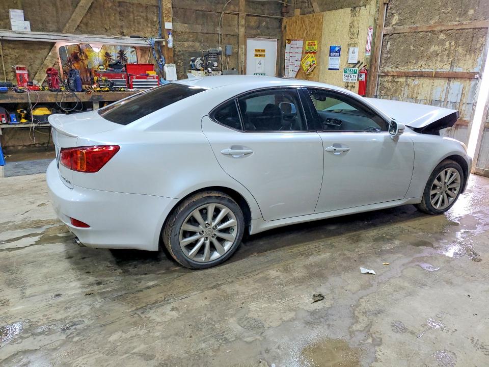 51122216 :رقم المزاد ، JTHCF5C28A2032950 vin ، 2010 Lexus Is مزاد بيع