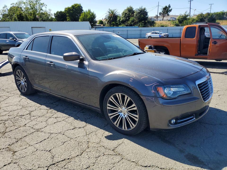 2014 Chrysler 300 მანქანა იყიდება აუქციონზე, vin: 2C3CCABT7EH105823, აუქციონის ნომერი: 50171776