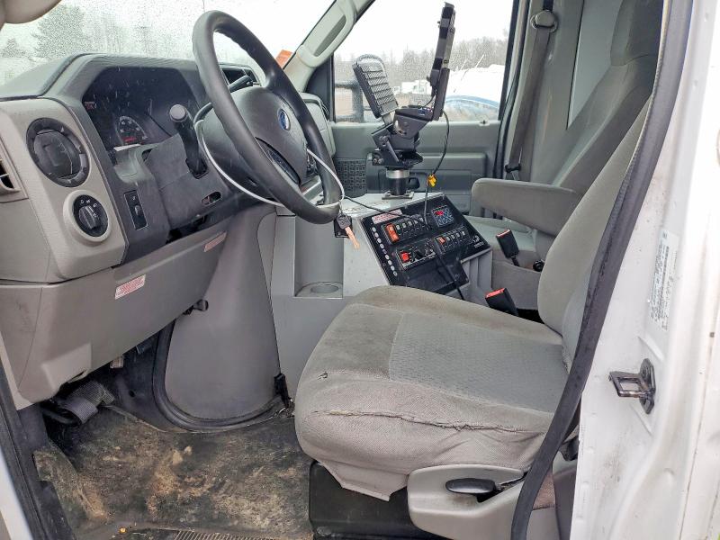 53638946 :رقم المزاد ، 1FDWE3FS0JDC23179 vin ، 2018 Ford Econoline مزاد بيع