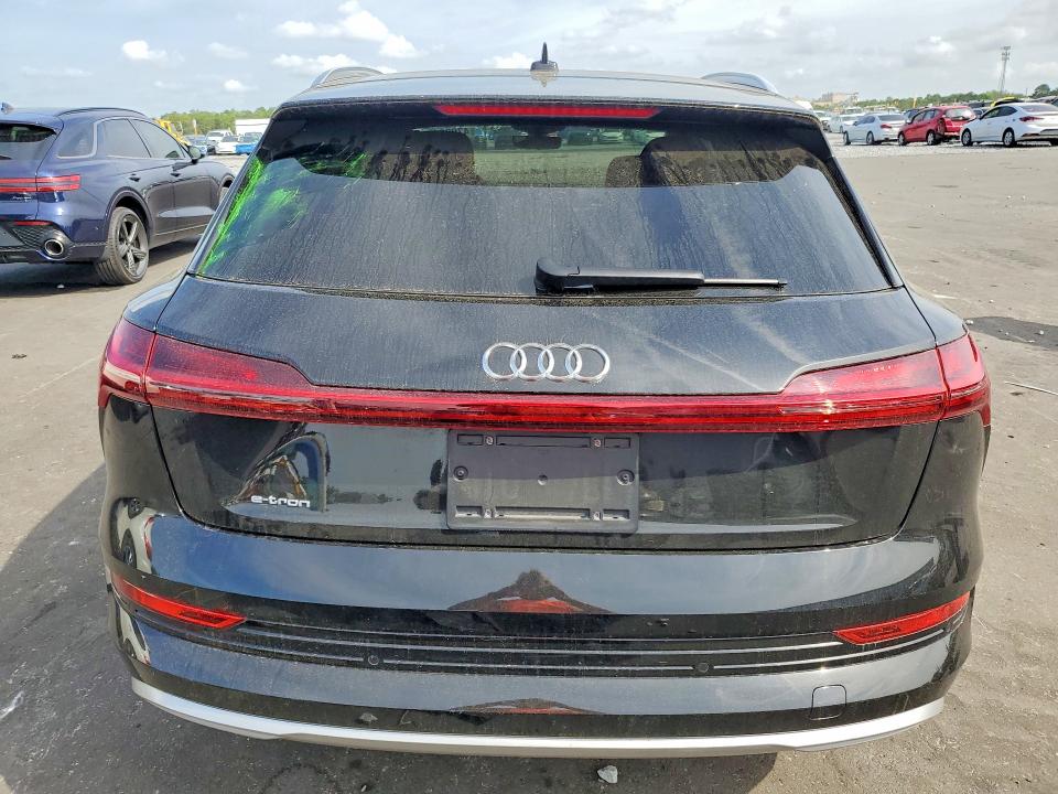 Продаж на аукціоні авто 2019 Audi E-tron, vin: WA1LAAGE1KB023001, номер лоту: 47993406