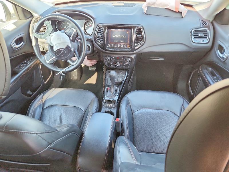 51530526 :رقم المزاد ، 3C4NJDCBXKT618701 vin ، 2019 Jeep Compass مزاد بيع
