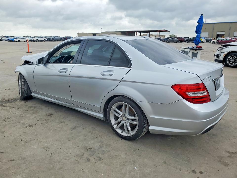 Продажа на аукционе авто 2013 Mercedes-benz C, vin: WDDGF4HB8DR287749, номер лота: 49845446