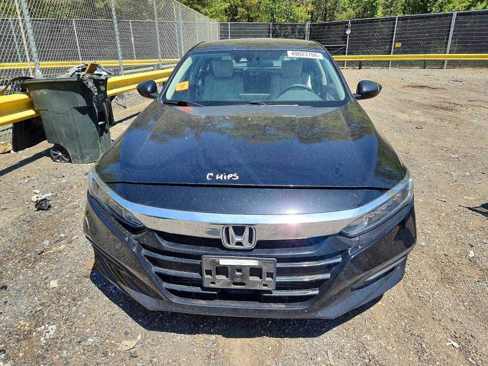 49623766 :رقم المزاد ، 1HGCV1F12JA057222 vin ، 2018 Honda Accord مزاد بيع