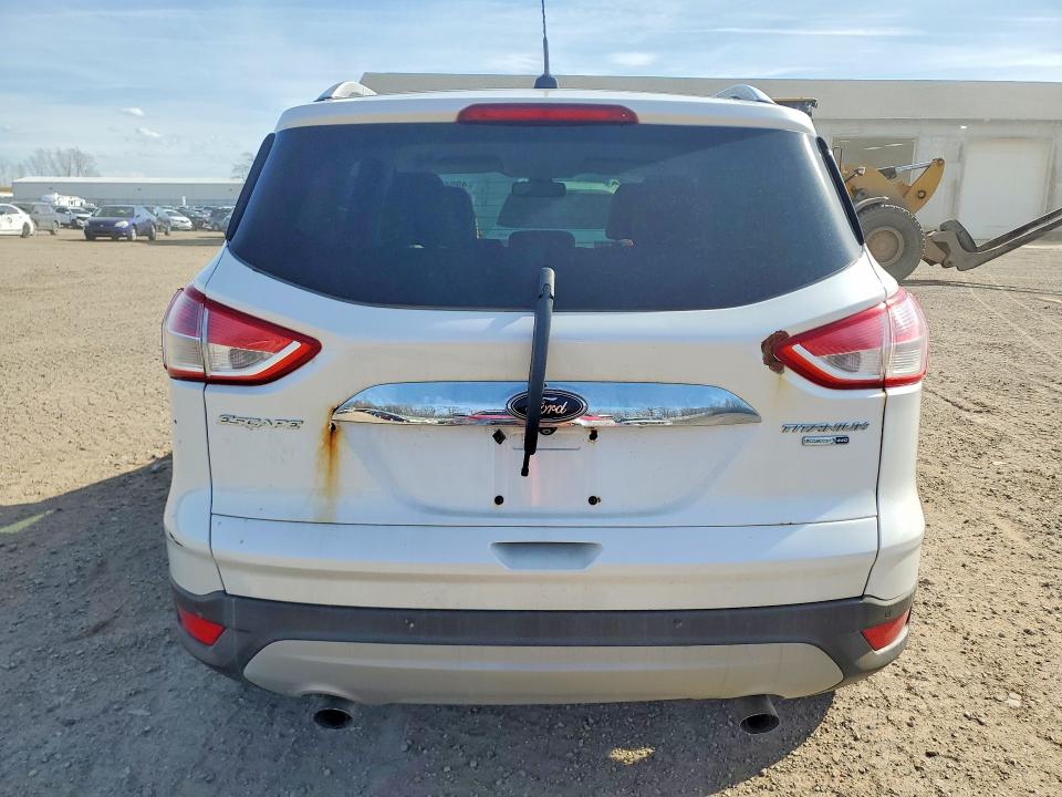 Продажа на аукционе авто 2015 Ford Escape, vin: 1FMCU9JX0FUB39401, номер лота: 49541176