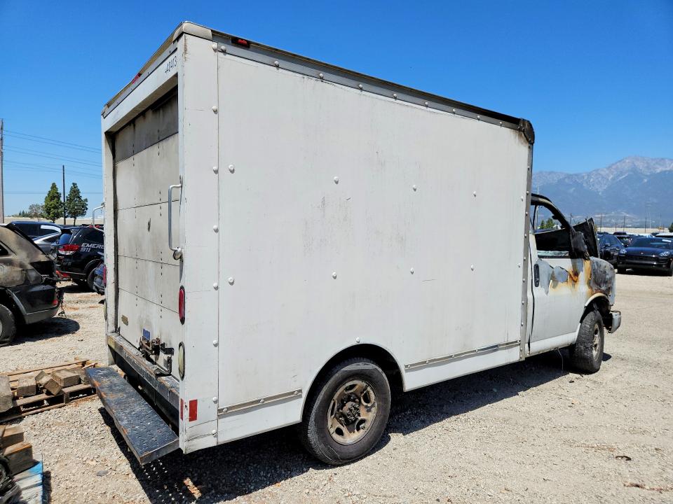 51445136 :رقم المزاد ، 1GDGG31V841907032 vin ، 2004 Gmc Savana مزاد بيع