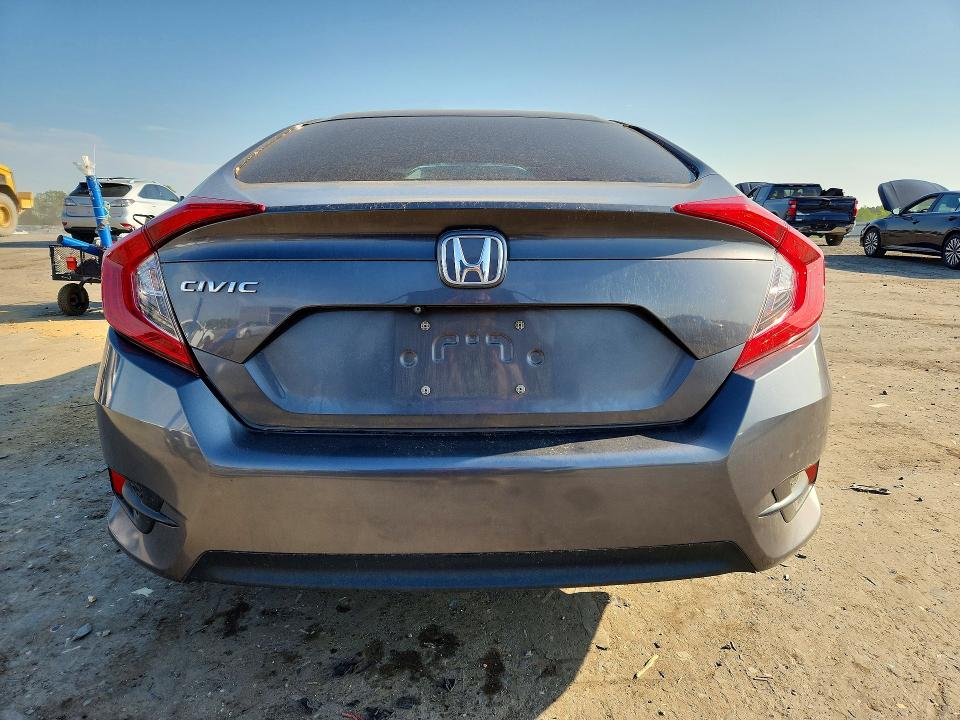 Продажа на аукционе авто 2018 Honda Civic, vin: 19XFC2E57JE038786, номер лота: 51310046