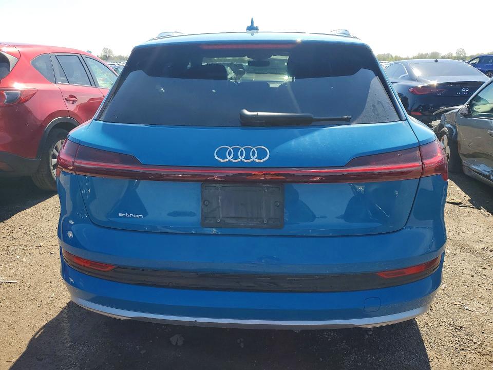 Продаж на аукціоні авто 2019 Audi E-tron, vin: WA1VAAGE7KB014859, номер лоту: 50076656