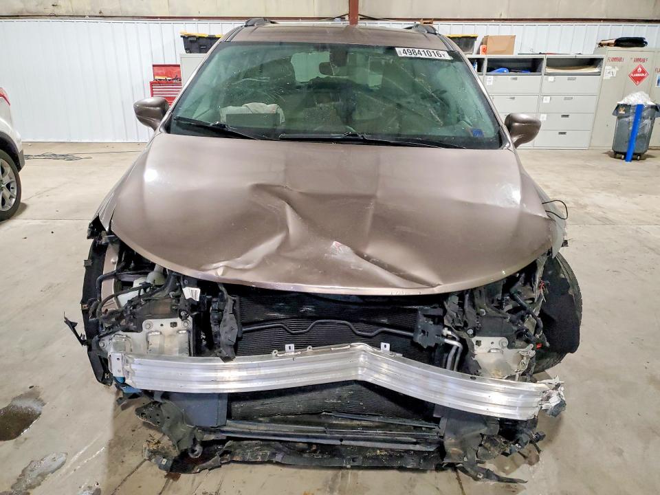 49841016 :رقم المزاد ، 2C4RC1FG0JR112393 vin ، 2018 Chrysler Pacifica مزاد بيع