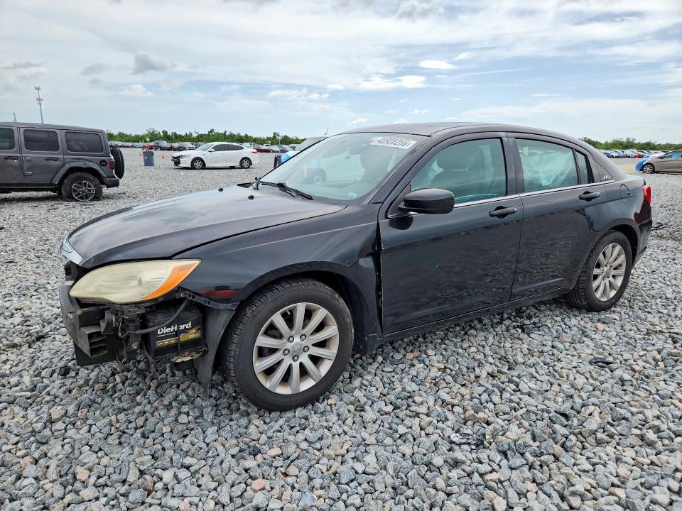 48920256 :رقم المزاد ، 1C3BC1FB7BN522746 vin ، 2011 Chrysler 200 مزاد بيع