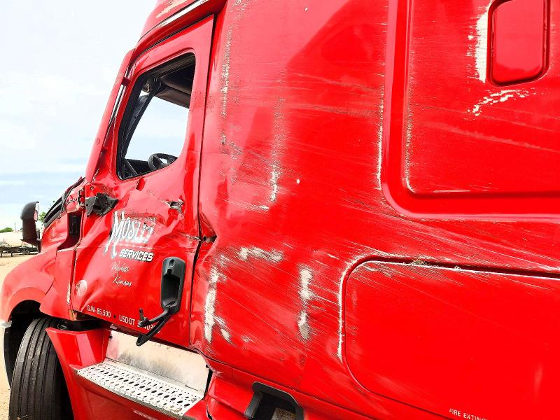 2022 Freightliner Cascadia 126 მანქანა იყიდება აუქციონზე, vin: 3AKJHHDRXNSMX8224, აუქციონის ნომერი: 51652286