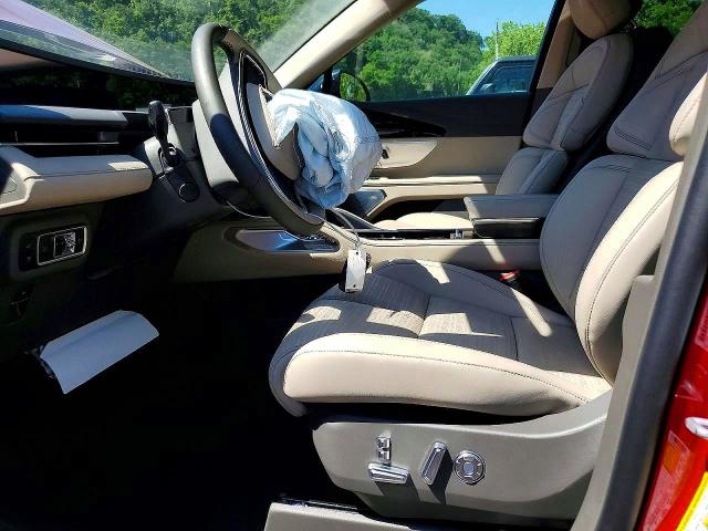 48800546 :رقم المزاد ، 5LMPJ8K4XSJ913333 vin ، 2025 Lincoln Nautilus مزاد بيع