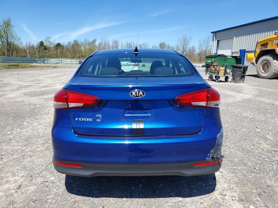 51180686 :رقم المزاد ، 3KPFK4A72HE158866 vin ، 2017 Kia Forte مزاد بيع