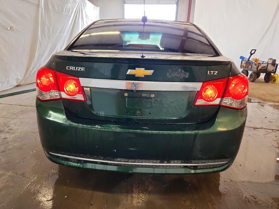 51668906 :رقم المزاد ، 1G1PG5SBXF7142001 vin ، 2015 Chevrolet Cruze مزاد بيع