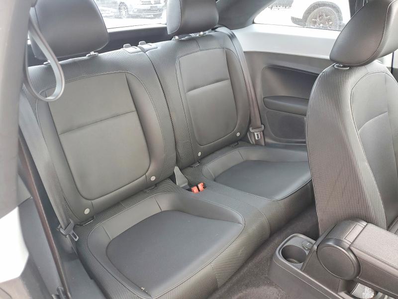48539546 :رقم المزاد ، 3VWJ17AT6HM612907 vin ، 2017 Volkswagen Beetle مزاد بيع