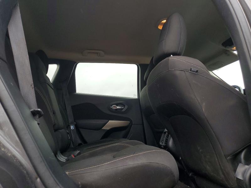 51124176 :رقم المزاد ، 1C4PJMCXXJD594795 vin ، 2018 Jeep Cherokee مزاد بيع