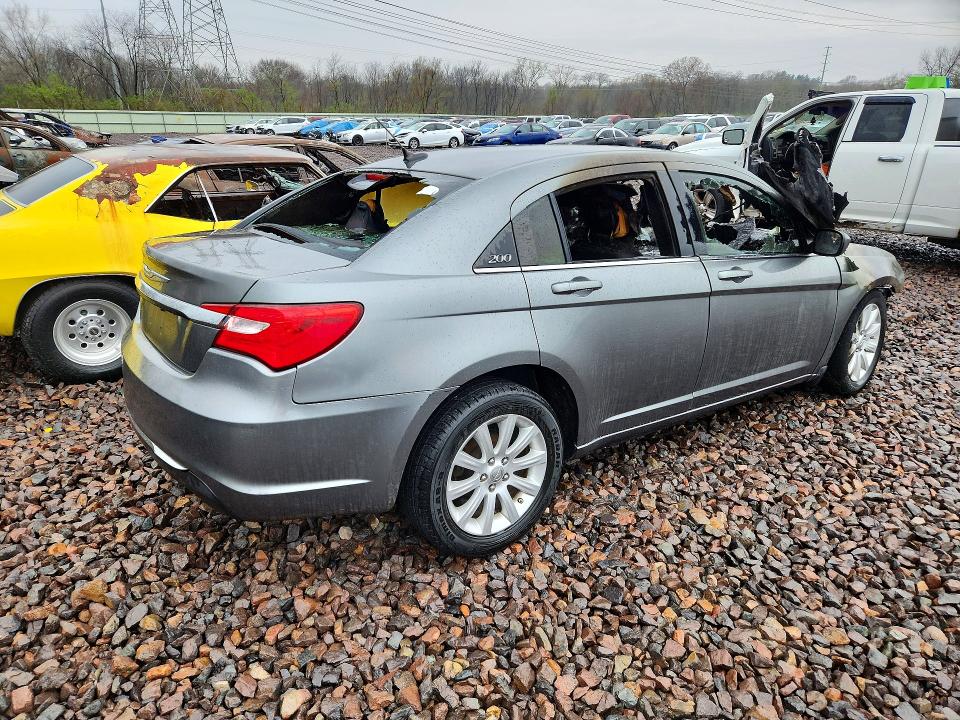 48275356 :رقم المزاد ، 1C3CCBBB4DN522187 vin ، 2013 Chrysler 200 مزاد بيع