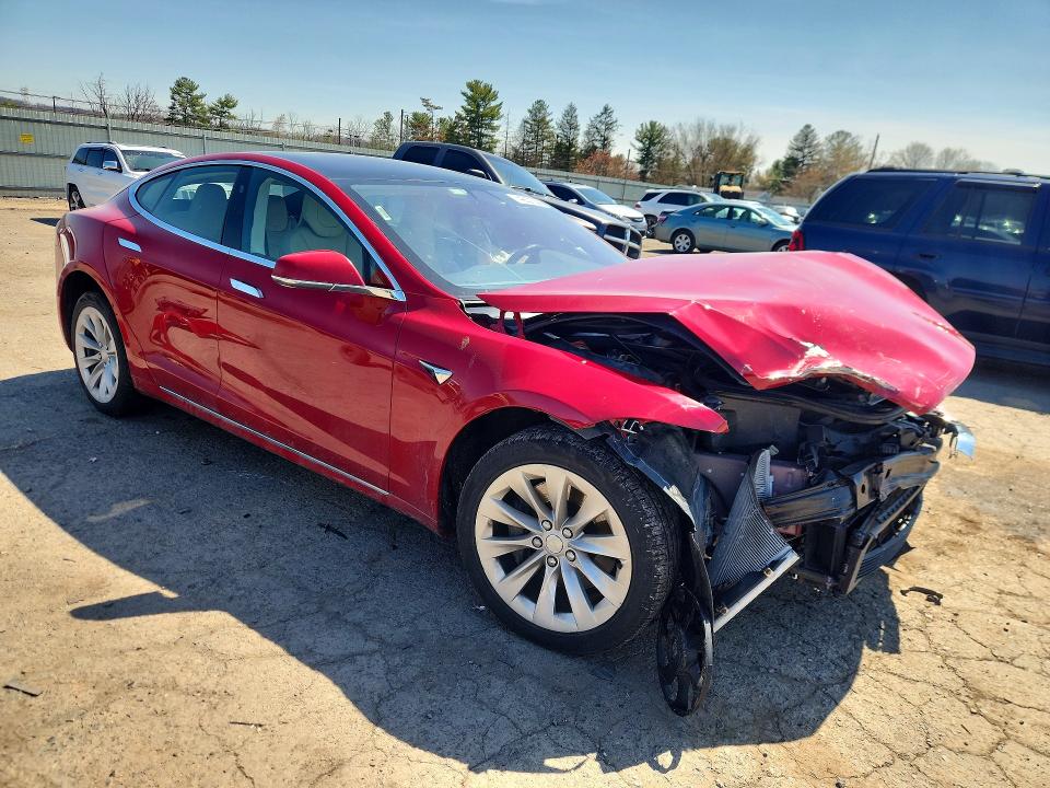 2017 Tesla Model S მანქანა იყიდება აუქციონზე, vin: 5YJSA1E2XHF198587, აუქციონის ნომერი: 49027306