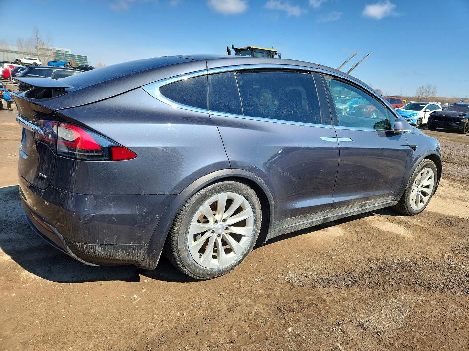 48859636 :رقم المزاد ، 5YJXCDE29HF045698 vin ، 2017 Tesla Model X مزاد بيع
