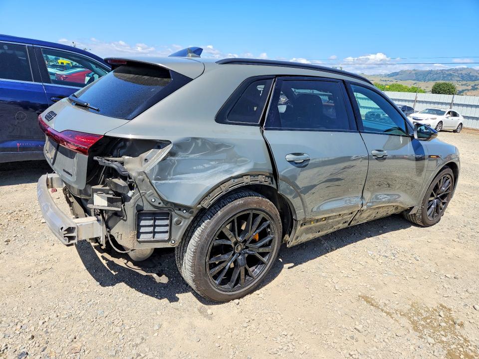 Продажа на аукционе авто 2022 Audi E-tron, vin: WA1VABGE0NB023137, номер лота: 49822466