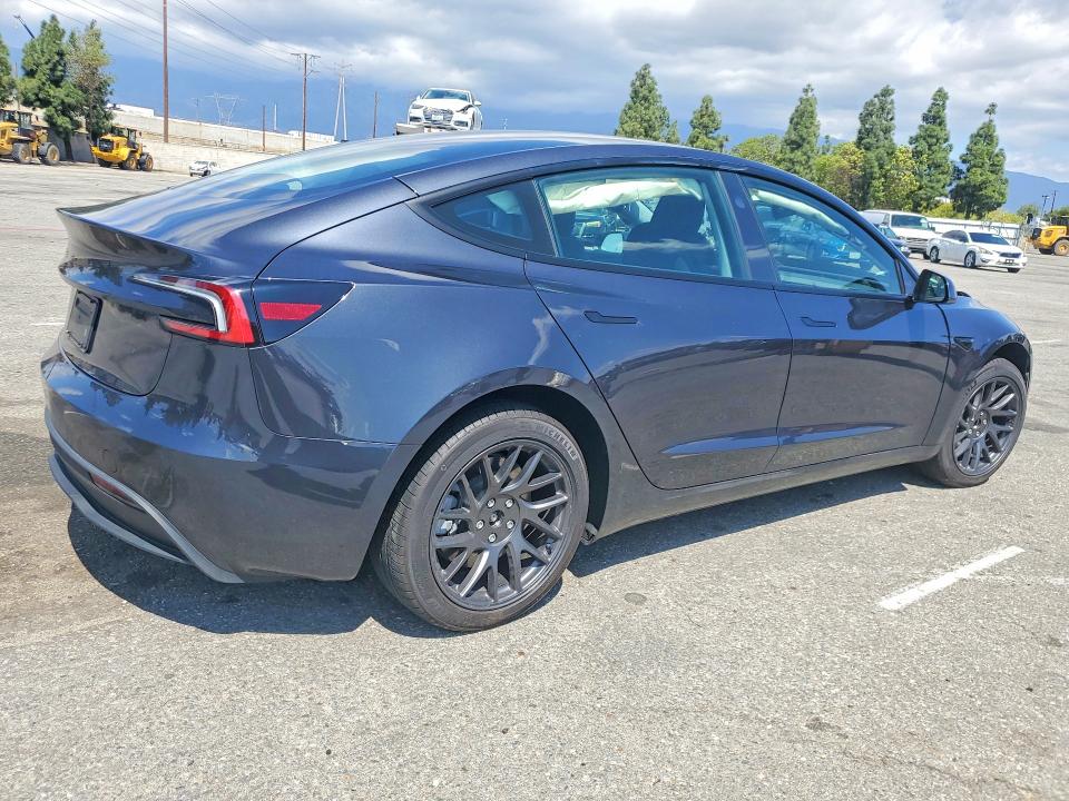 48171586 :رقم المزاد ، 5YJ3E1EA4TF145621 vin ، 2026 Tesla Model 3 مزاد بيع