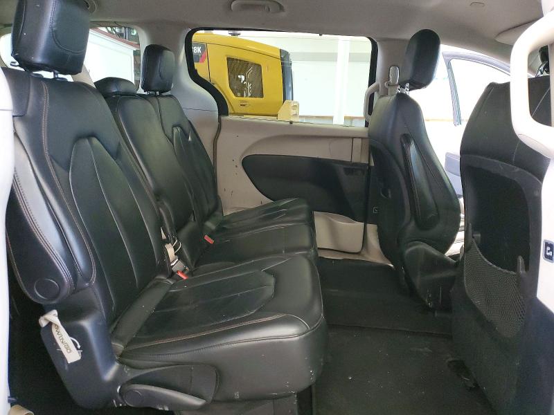 49096726 :رقم المزاد ، 2C4RC1BG6HR654338 vin ، 2017 Chrysler Pacifica مزاد بيع