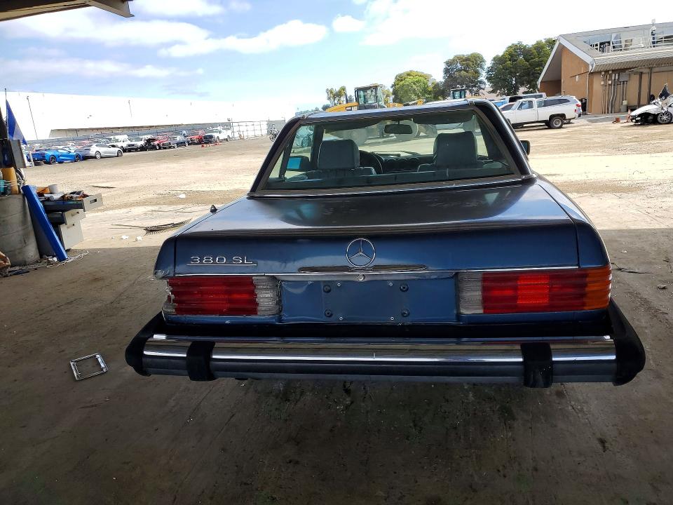 49049366 :رقم المزاد ، WDBBA45A0DB020420 vin ، 1983 Mercedes-benz 380 مزاد بيع