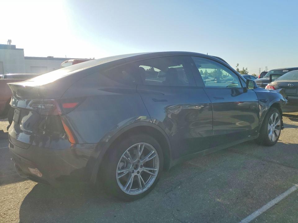 50089126 :رقم المزاد ، 7SAYGAEE5RF064092 vin ، 2024 Tesla Model Y مزاد بيع