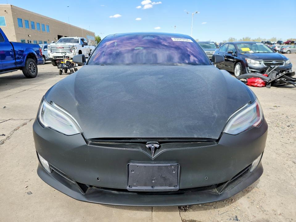 Продажа на аукционе авто 2018 Tesla Model S, vin: 5YJSA1E23JF275726, номер лота: 49843456