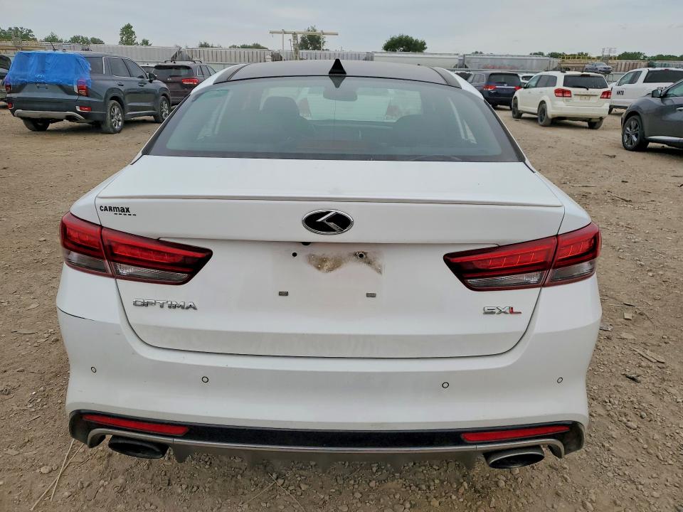 51842306 :رقم المزاد ، 5XXGV4L24JG221525 vin ، 2018 Kia Optima مزاد بيع