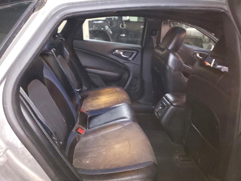 51651106 :رقم المزاد ، 1C3CCCDG7FN530656 vin ، 2015 Chrysler 200 مزاد بيع