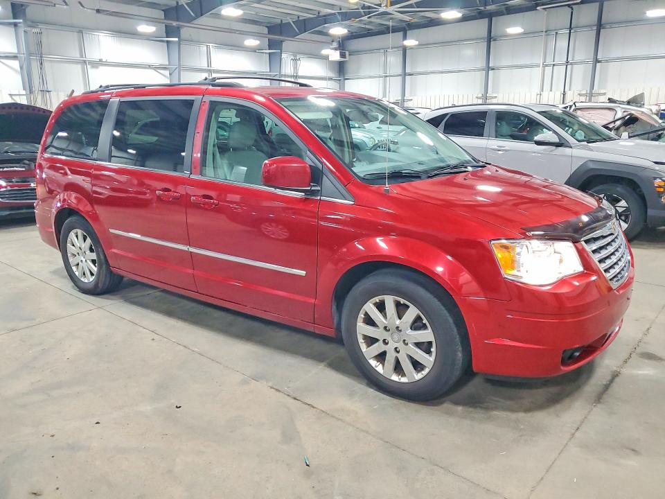 46515116 :رقم المزاد ، 2A4RR5DX6AR153551 vin ، 2010 Chrysler Town & Country مزاد بيع