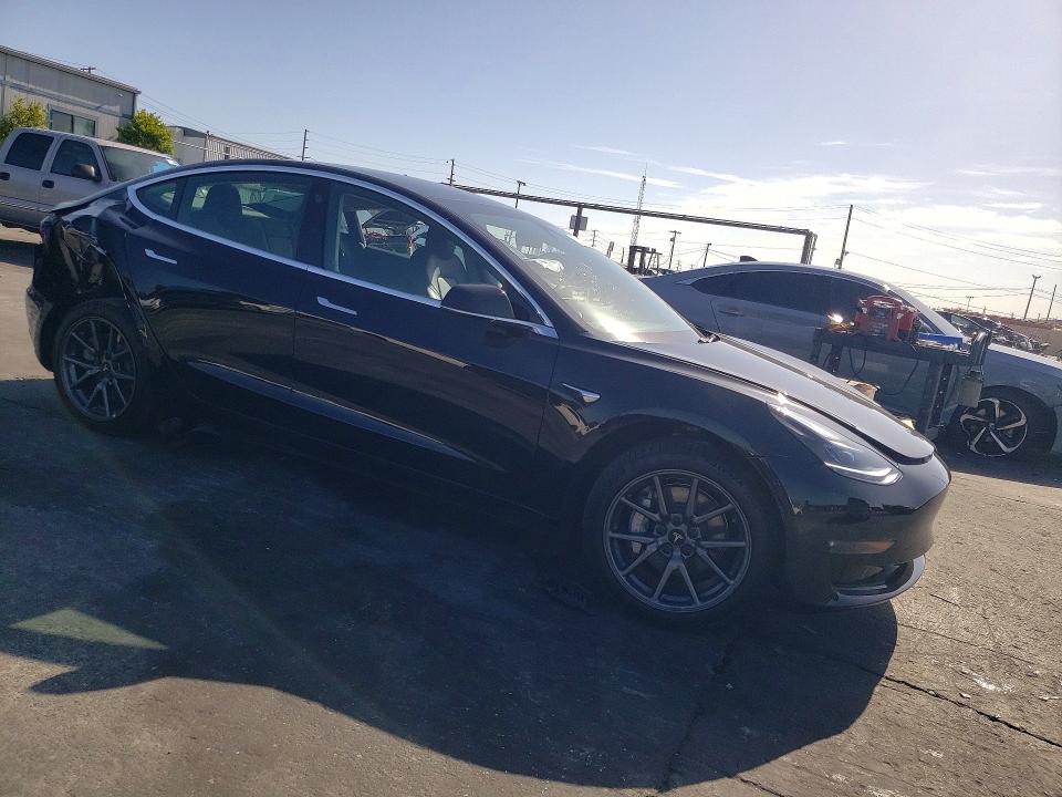 51027306 :رقم المزاد ، 5YJ3E1EB4LF710474 vin ، 2020 Tesla Model 3 مزاد بيع