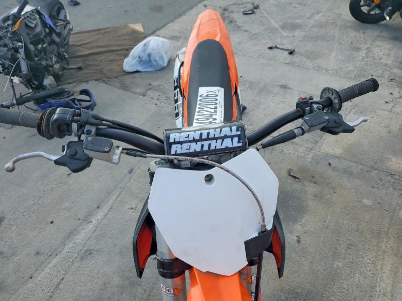 49422006 :رقم المزاد ، VBKMXN435EM205715 vin ، 2014 Ktm 350 مزاد بيع