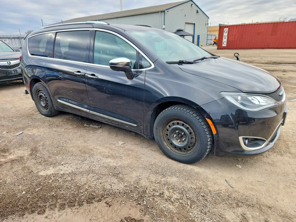 50089846 :رقم المزاد ، 2C4RC1GG5HR593394 vin ، 2017 Chrysler Pacifica مزاد بيع