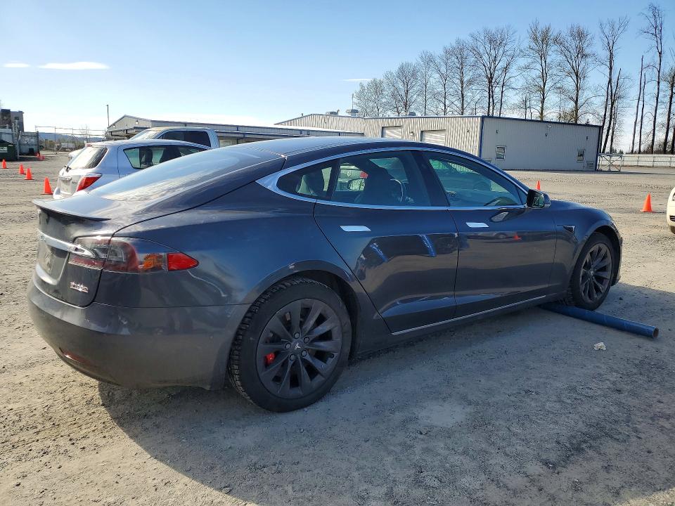 49145056 :رقم المزاد ، 5YJSA1E49JF275456 vin ، 2018 Tesla Model S مزاد بيع