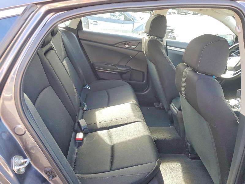 50445266 :رقم المزاد ، 2HGFC2F62JH017793 vin ، 2018 Honda Civic Se 4dr مزاد بيع