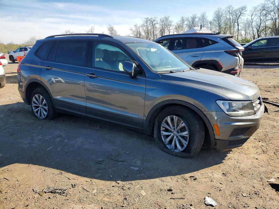 48930506 :رقم المزاد ، 3VV0B7AX4JM106093 vin ، 2018 Volkswagen Tiguan مزاد بيع