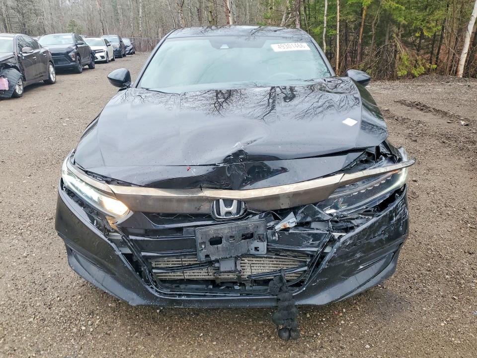 Продаж на аукціоні авто 2018 Honda Accord, vin: 1HGCV1F3XJA811033, номер лоту: 49301466